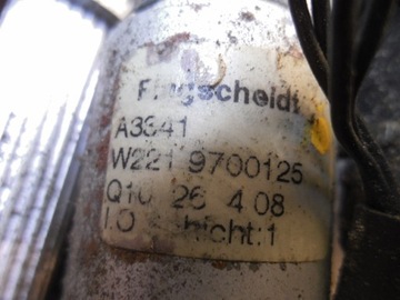 MECHANIZMUS PODHLAVNÍKU POHOVKA PRAVÝ ZADNÍ MERCEDES W221