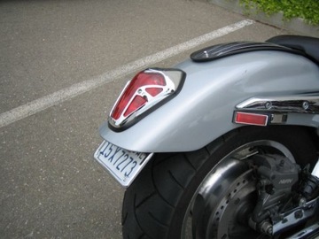 КРЫШКА ЗАДНЕГО ФОНАРЯ HONDA VTX1800C CUSTOM