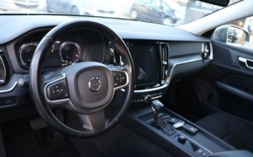 Volvo V60 II  Kombi 2.0 D3 150KM 2019 Volvo V60 NAVIGACJA, Grzane Fotele, Multifunkcja, Tempomat, Czujniki, Auto, zdjęcie 9