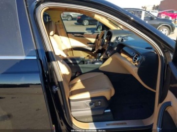 Bentley Bentayga 2017 Bentley Bentayga W12 2017 6.0 Benzyna 600KM, zdjęcie 4