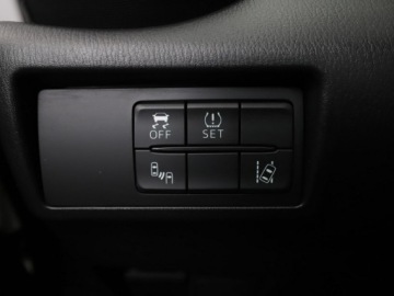 Mazda MX-5 IV Soft Top 2.0 SKY-G 160KM 2017 Mazda MX-5 2.0 Exclusive Line Navi Tempomat, zdjęcie 31