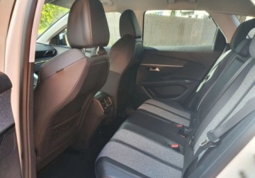 Peugeot 3008 II Crossover 1.2 PureTech 130KM 2018 Peugeot 3008 Kamera Bezwypadkowy Serwis GetHelp 1.2 Benzyna 130KM, zdjęcie 15