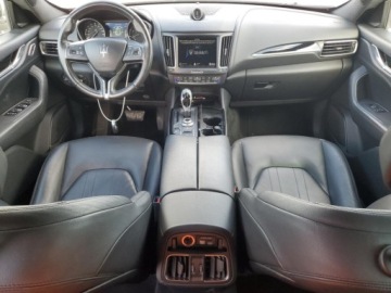 Maserati Levante 2018 Maserati Levante 2018 3.0l 3.0 Benzyna 345KM, zdjęcie 8
