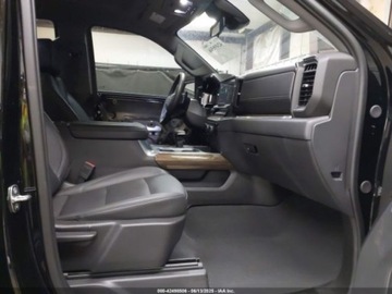 Chevrolet Silverado II 2024 Chevrolet Silverado 1500 Short Bed Lt Trail Boss 2024 5.3l 5.3 Benzyna, zdjęcie 9