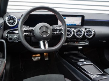 Mercedes Klasa A W177/V177 Hatchback Facelifting 2.0 220 190KM 2025 A Klasa 220 4-Matic AMG Line 2.0 (190KM) 2025, zdjęcie 7