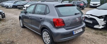 Volkswagen Polo V Hatchback 5d 1.6 TDI-CR DPF 90KM 2011 Volkswagen Polo 122011r, 1.6 TDI. Lekko uszkodzony przod. Jezdzi. 1.6, zdjęcie 3