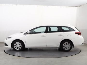 Toyota Auris II Touring Sports Facelifting 1.6 Valvematic 132KM 2018 Toyota Auris 1.6 Valvematic, Salon Polska, zdjęcie 2