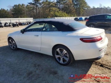 Mercedes Klasa E W213 2018 Mercedes-Benz Klasa E _E 400_W213_3.0 L_329 km_2018r 3.0 Benzyna 329KM, zdjęcie 3