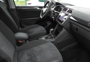 Volkswagen Tiguan II 2022 Volkswagen Tiguan Volkswagen Tiguan Elegance 2.0 TDI 150KM 1.5 Diesel 150KM, zdjęcie 13