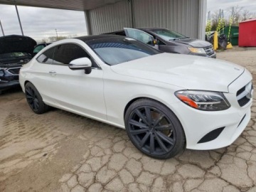 Mercedes Klasa C W205 2019 Mercedes-Benz Klasa C 2019 MERCEDES-BENZ C 300 4MATIC 2.0 Benzyna 255KM, zdjęcie 4