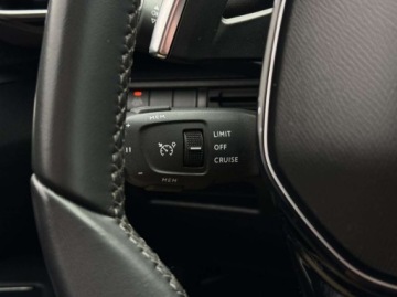 Peugeot 5008 II Crossover Facelifting 1.2 PureTech 130KM 2023 Peugeot 5008 Allure Pack 7 osobowy Skorzana tapicerka Nawigacja Kamera, zdjęcie 15
