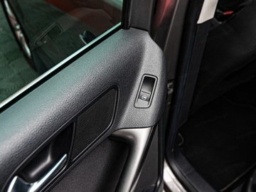 Volkswagen Tiguan I 2009 VOLKSWAGEN Tiguan 2.0 TDI Style Suv 140KM 2009, zdjęcie 18