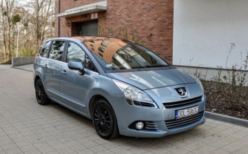 Peugeot 5008 I Minivan 1.6 THP 156KM 2009 Peugeot 5008 7-osobowy Bezwypadkowy Panorama 1.6 Benzyna 156KM, zdjęcie 5