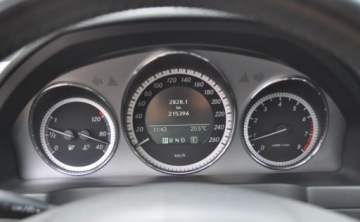 Mercedes Klasa C W204 Kombi T204 1.8 200 CGI BlueEFFICIENCY 184KM 2011 Mercedes-Benz Klasa C 200 CGI Avangarde Automat Benzyna 1.8 Benzyna 183KM, zdjęcie 19