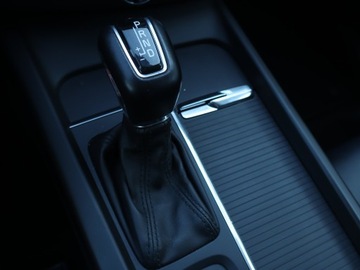 Volvo XC60 II Crossover D4 190KM 2018 Volvo XC60 D4, Salon Polska, 187 KM, 4X4, zdjęcie 15