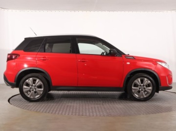 Suzuki Vitara III SUV Facelifting 1.0 BoosterJet 111KM 2019 Suzuki Vitara 1.0 BoosterJet, Salon Polska, zdjęcie 5