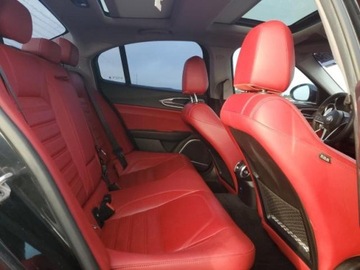 Alfa Romeo Giulia II 2018 Alfa Romeo Giulia 2018 ALFA ROMEO GIULIA TI, silnik benzynowy 2.0 L 2.0, zdjęcie 10