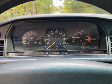 Mercedes 190 1.8 i 109KM 1993 Mercedes-Benz W201 (190) Mercedes Benz 190 1.8 Super Stan 1.8 Benzyna 109KM, zdjęcie 13