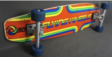 Longboard Flying Wheels — отличное оборудование с ретро-атмосферой