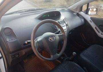 Toyota Yaris II Hatchback 5d 1.0 VVT-i 69KM 2009 Toyota Yaris Kupiony w Polsce - benzyna - klimatyzacja Benzyna 69KM, zdjęcie 17