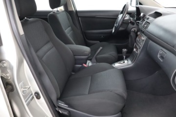 Toyota Avensis II Kombi 2.0 VVT-i 147KM 2005 Toyota Avensis 2.0 VVT-i, Automat, Klima, zdjęcie 8