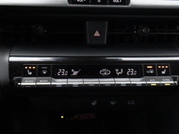 Toyota C-HR I Crossover Facelifting 1.8 Hybrid 122KM 2023 Toyota C-HR 1.8 Hybrid, Salon Polska, zdjęcie 17