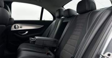 Mercedes Klasa E W213 Limuzyna 2.0 220d 194KM 2020 Mercedes-Benz Klasa E 4Matic SalonPL Burmester Distronic Pneumatyczne Zawi, zdjęcie 24