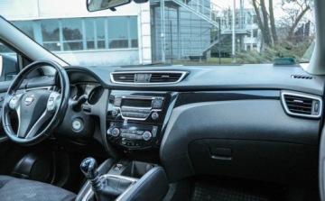 Nissan Qashqai II Crossover 1.2 DIG-T 115KM 2016 Nissan Qashqai Salon PL 114 tys. km Bezwypadkowy 2016 r. 1.2 Benzyna 115KM, zdjęcie 9