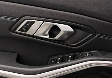 BMW Seria 3 G20-G21 Touring 2.0 330e 292KM 2023 BMW Seria 3 M SPORT 4x4 Shadow Line FV 23 2.0 Hybryda Plug-in 292KM, zdjęcie 24