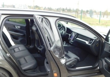 Volvo V60 II  2021 Volvo V60 z Gwarancja Bezwypadkowy Model 2022r 2.0 Benzyna 163KM, zdjęcie 12