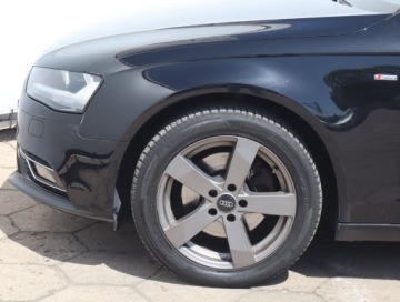 Audi A4 B8 Avant Facelifting 2.0 TDI 143KM 2012 Audi A4 2.0 TDI, Automat, Klima, Klimatronic, zdjęcie 12