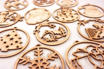 Деревянное украшение, ажурная подвеска на окно к Рождеству.