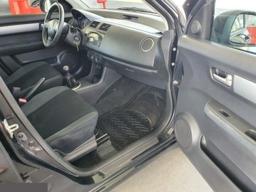 Suzuki Swift IV Hatchback 5d 1.3 DDiS FAP 75KM 2010 Suzuki Swift 1.3 DDiS Comfort 75 KM 2010r, zdjęcie 11