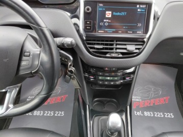 Peugeot 2008 I SUV Facelifting 1.2 PureTech 130KM 2019 Peugeot 2008 130 KM Klimatronik Sensor PDC Navi 1.2 Benzyna 130KM, zdjęcie 18
