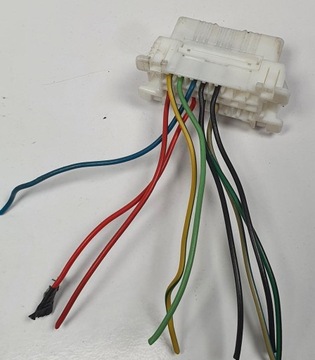HNÍZDO DIAGNOSTIKA OBD NISSAN PRIME P12