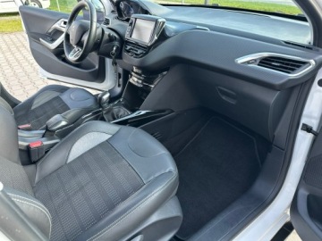 Peugeot 2008 I SUV 1.2 PureTech 82KM 2015 Peugeot 2008 1.2B, Navi, Półskóra, Klimatronic, zdjęcie 7