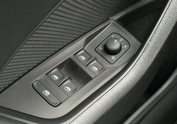 Skoda Octavia IV Liftback 1.0 TSI EVO 110KM 2023 Skoda Octavia Ambition Pakiety, Podgrzewana kierownica i fotele, Kamera,, zdjęcie 18