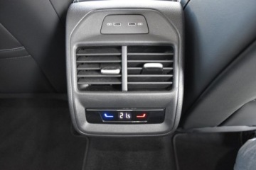 Volkswagen Passat B8 Variant Facelifting 2.0 TDI SCR 150KM 2024 Volkswagen Passat SalonPL 2.0TDI DSG Elegance IQ.Drive Kam360 Masaz Ambien, zdjęcie 32