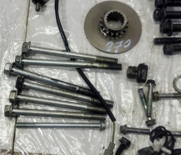 Болты крепления двигателя Suzuki Burgman AN 650 2002-2012