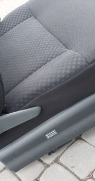 SEDADLO PŘEDNÍ PRAVÝ DAIHATSU ZÁLEŽITOST