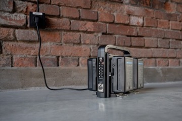 4-канальное зарядное устройство BP-4CH с V-образным креплением