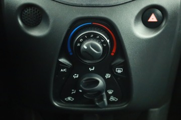 Toyota Aygo II Hatchback 3d Facelifting 1.0 VVT-i 72KM 2019 Toyota Aygo 1.0 VVT-i, Salon Polska, zdjęcie 10