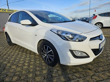 Hyundai i30 II Hatchback 3d 1.4 100KM 2014 Hyundai i30 1,4 benzyna 100KM FIFA World Cup Editi, zdjęcie 1