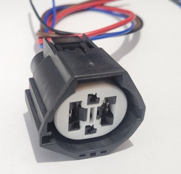 wtyczka wentylatora nissan FORD Mazda 4PIN ch