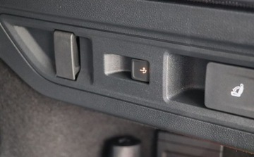 Volkswagen Passat B8 Variant Facelifting 2.0 TDI SCR 150KM 2025 Volkswagen Passat HAK, Podgrzewana kierownica, dostepny od reki 2.0, zdjęcie 26