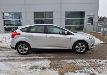 Ford Focus III Kombi 1.0 EcoBoost 125KM 2013 Ford Focus Ford Focus 1.0 Ecoboost, Salon Pl, 2kpl. opon. Benzyna 125KM, zdjęcie 6