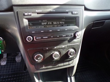 Skoda Yeti Minivan 1.2 TSI 105KM 2012 SKODA YETI 1.2 BENZ ZAMIANA, zdjęcie 16