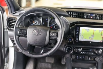 Toyota Hilux VIII Podwójna kabina Facelifting 2.8 D-4D 204KM 2023 Toyota Hilux 2.8 D-4D Double Cab Invincible 4x4 aut 2.8 Diesel 204KM, zdjęcie 5