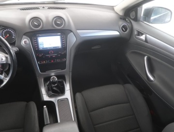 Ford Mondeo IV Kombi 2.0 Duratorq TDCi DPF 140KM 2013 Ford Mondeo 2.0 TDCi, Navi, Klima, Klimatronic, zdjęcie 7