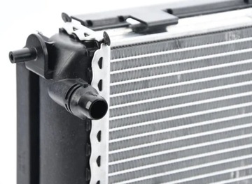 BMW OE 17117560816 CHLADIČ VODY